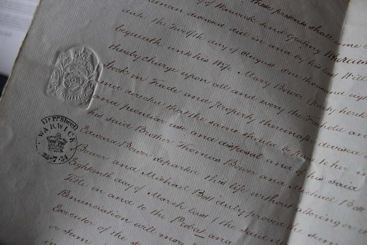 Lettre ancienne avec écriture manuscrite et tampon officiel Lettre ancienne avec écriture manuscrite et tampon officiel